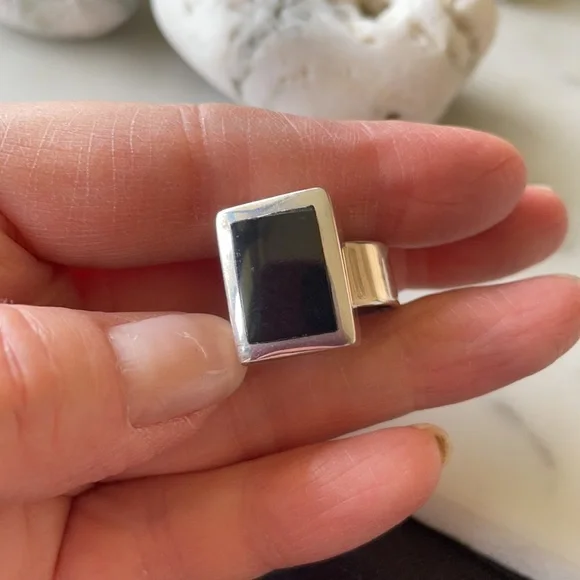 Vintage Christin Wolf Onyx Ring - Picture 13 of 13